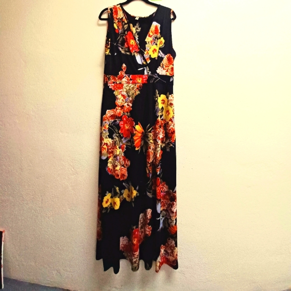 Beautiful floral maxi dress with stretch, L or XL